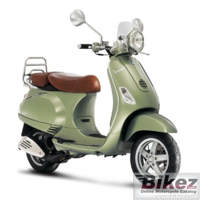 2009 Vespa LXV 150 photo